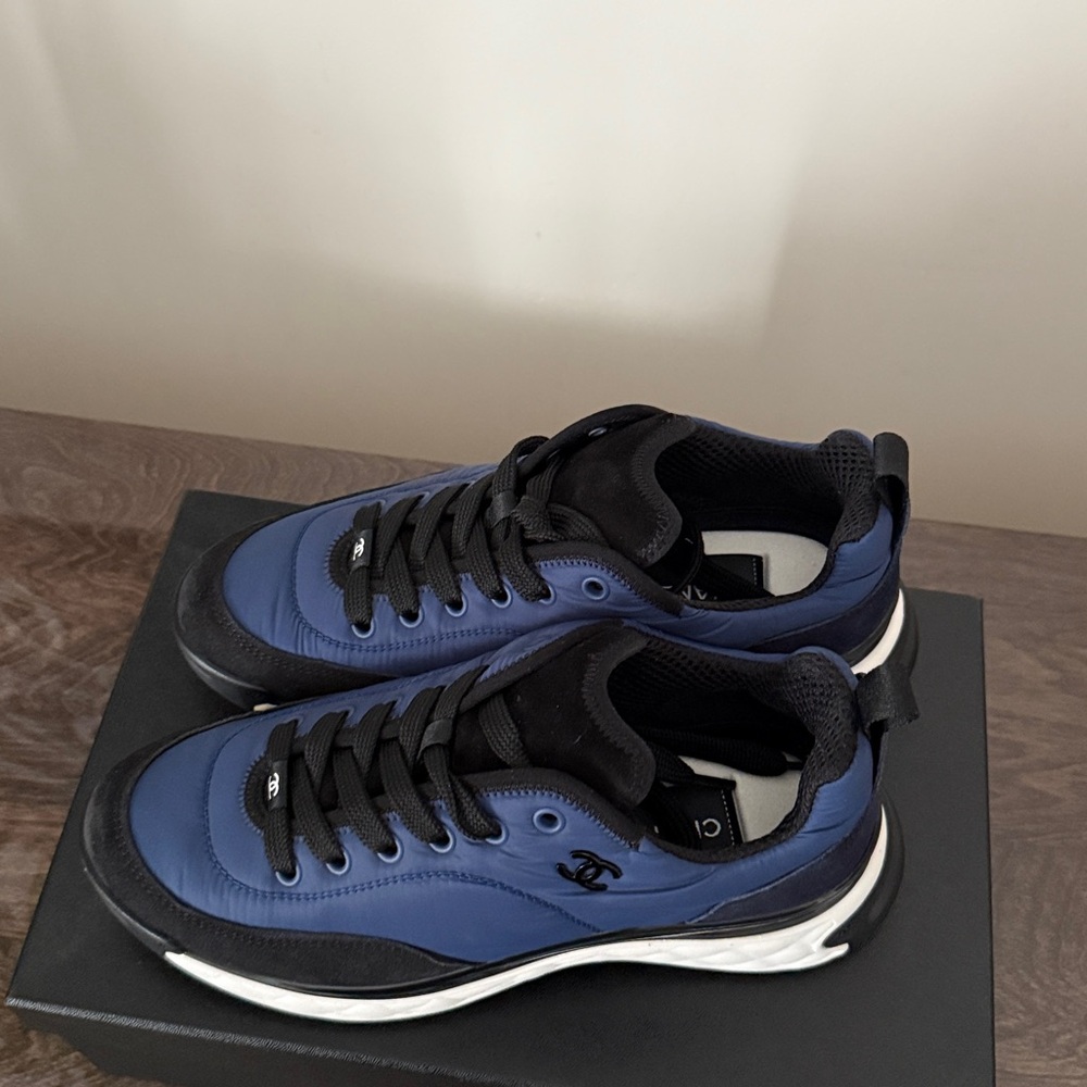 CHANEL Women Navy and Black Sneakers. Authentic, size 39